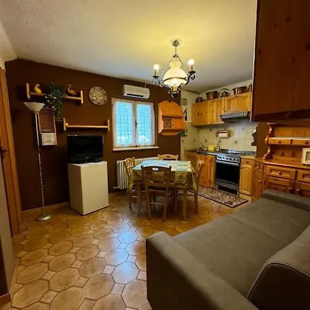 Apartamento Rustico Monolocale Ai Piedi Della Montagna Prali