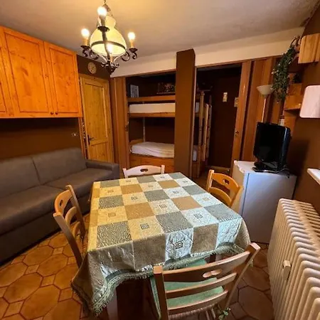 Apartamento Rustico Monolocale Ai Piedi Della Montagna